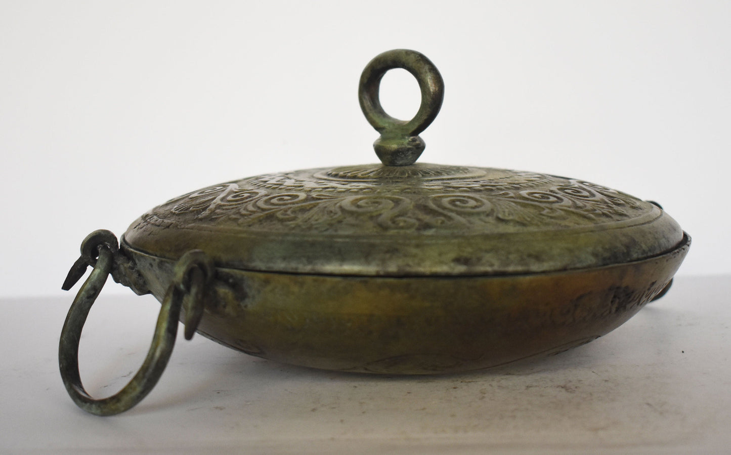 Lidded dish with eternity symbol and floral design - Museum Replica - pure Bronze Sculpture