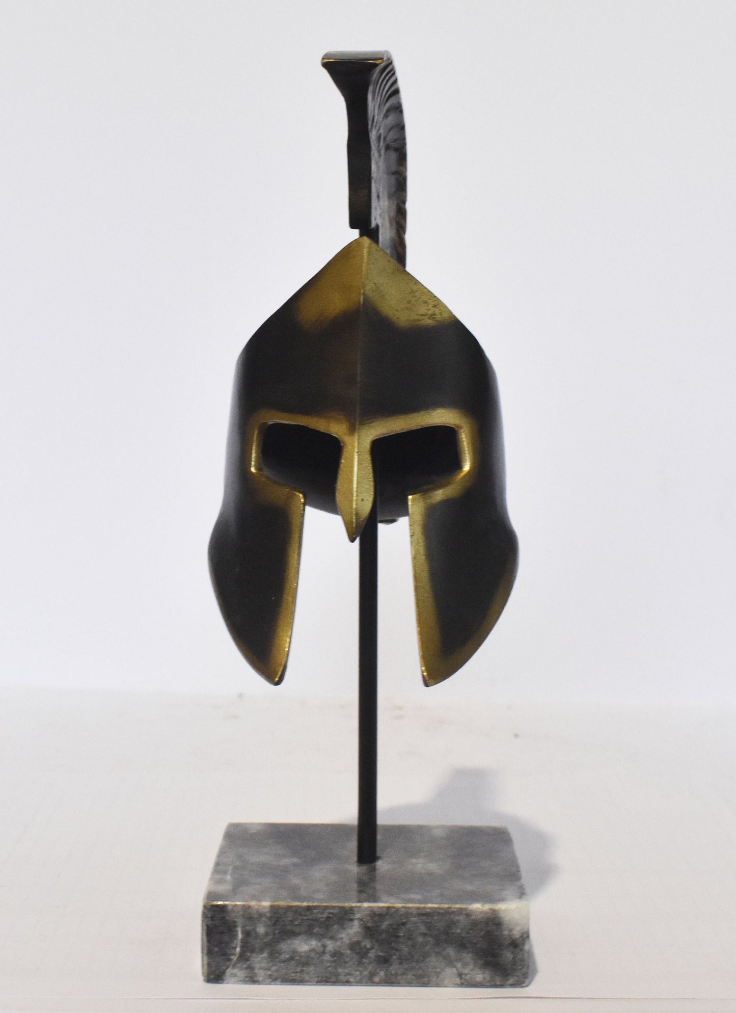 Leonida's Helmet - Spartan king - Battle of Thermopylae - one of the enduring tales of Greek heroism - marble base - pure bronze statue