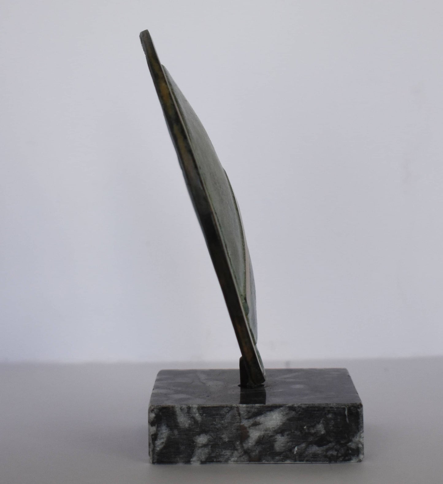 Ancient Greek Spartan Shield - Λ symbol - King Leonidas, 300 - Battle of Thermopylae - marble base - Museum Replica - pure Bronze Sculpture