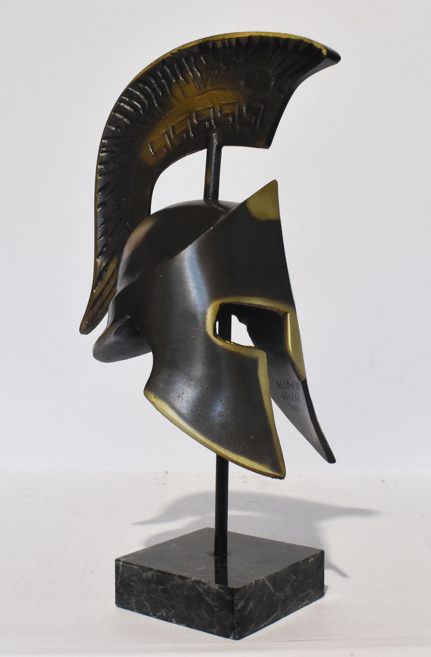 Leonida's Helmet - Spartan king - Battle of Thermopylae - 300 Spartans - the epitome of bravery - marble base - pure bronze statue