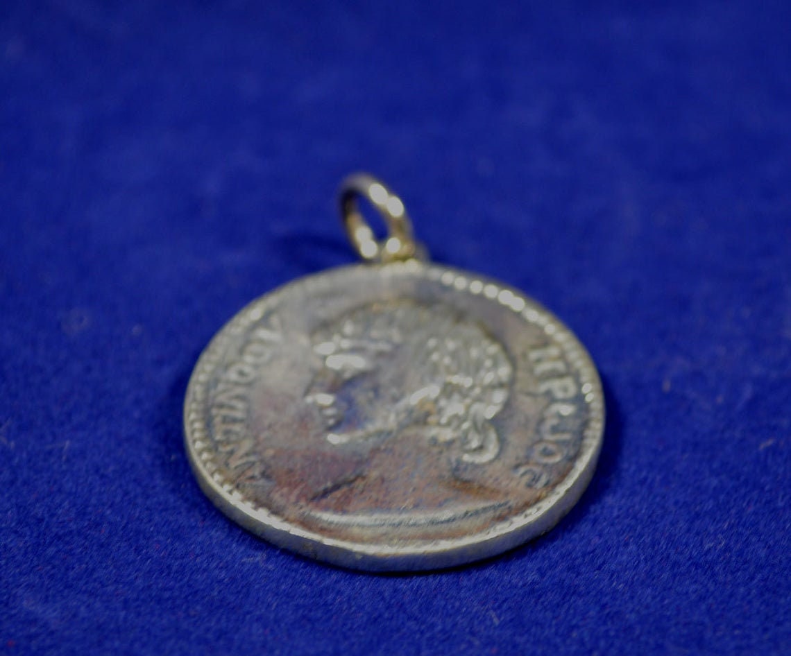 Antinous - An Ancient Love Story with Roman Emperor Hadrian over the Centuries - Medallion - Pendant - 925 Sterling Silver