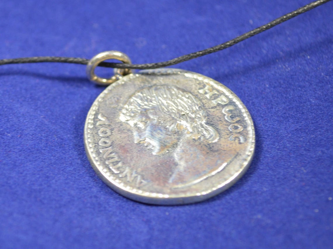 Antinous - An Ancient Love Story with Roman Emperor Hadrian over the Centuries - Medallion - Pendant - 925 Sterling Silver