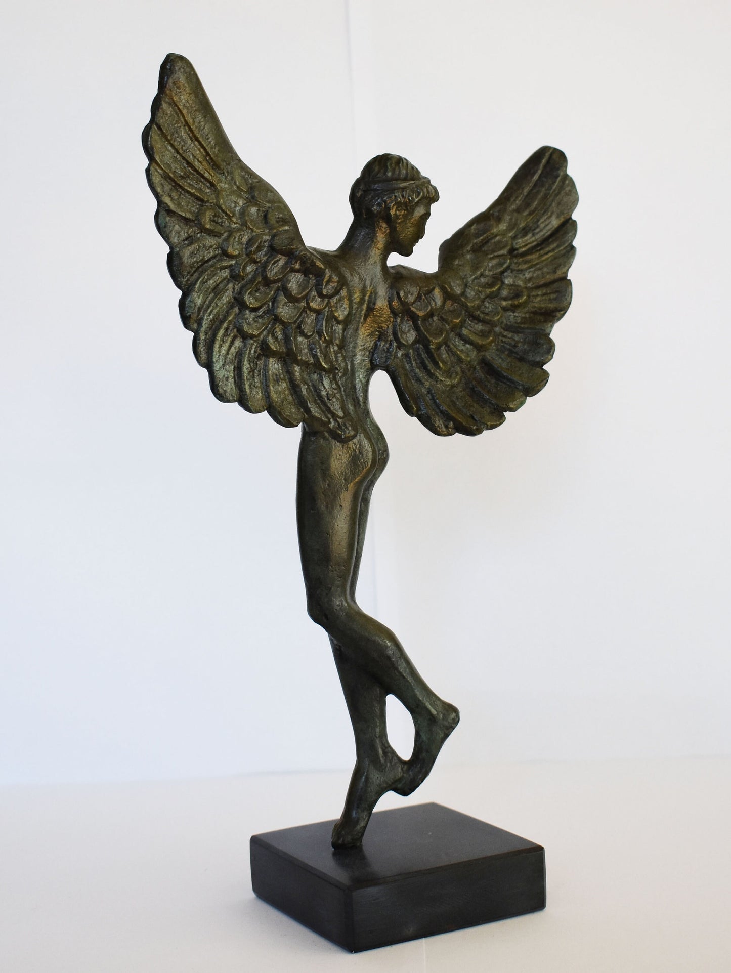 Icarus - Son of Daedalus - Escape from Crete with Wings from Wax and Drowned - Don't Fly Too Close to the Sun - pure bronze statue