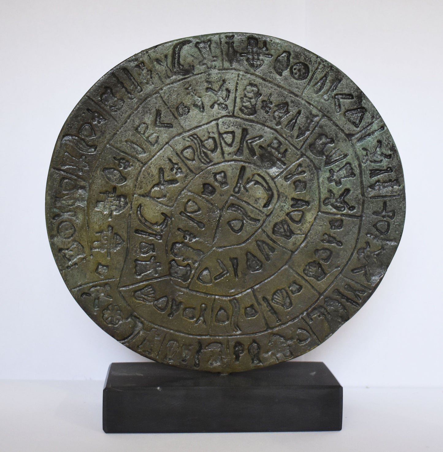 Phaistos Disc - Minoan Bronze Age - 2000 BC - A Lost Message from Ancient Greece - Museum Reproduction - pure bronze statue