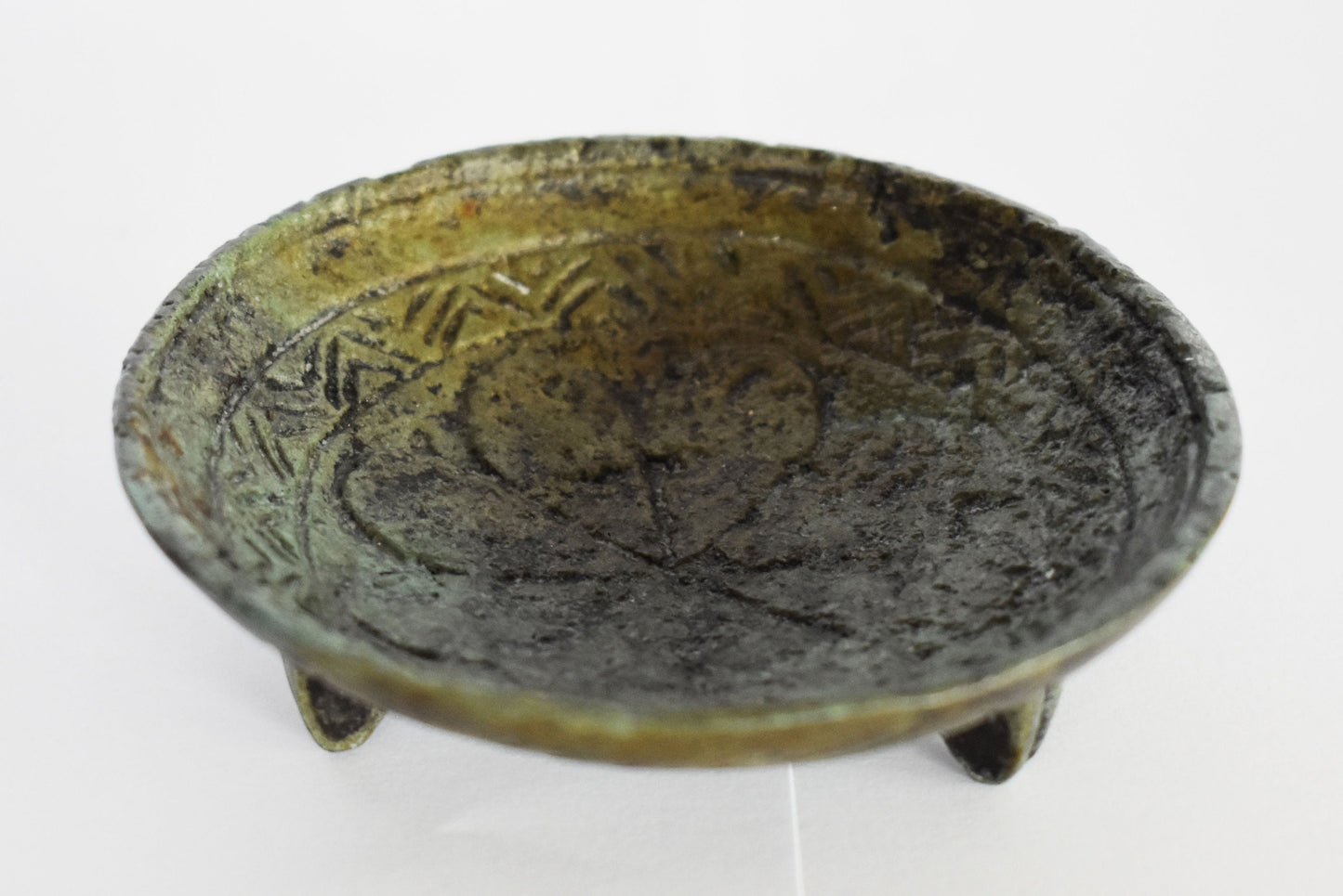 Ancient Greek Macedonian Plate with Floral Design - Small Size - Museum Reproduction - Pure Bronze Item