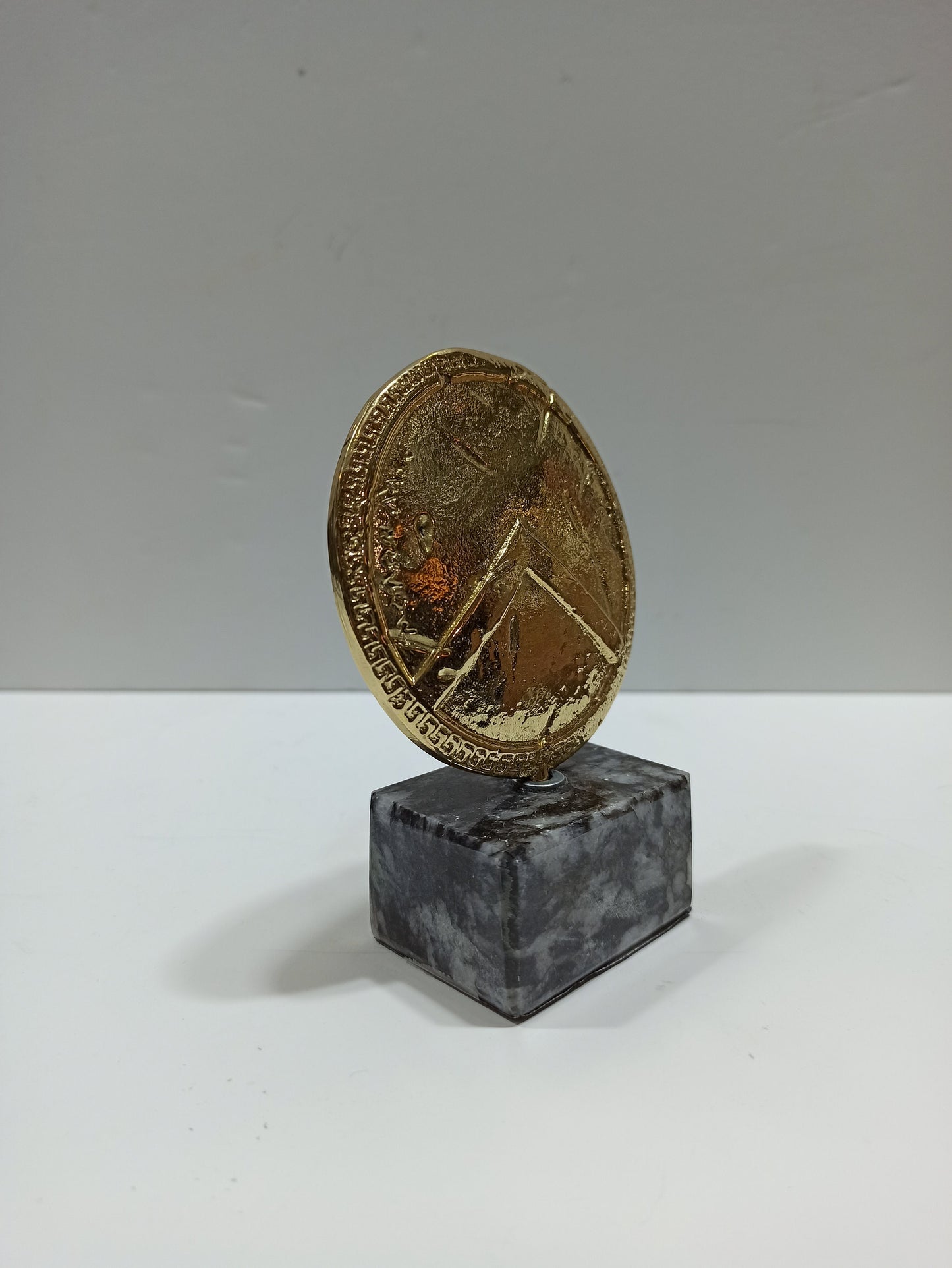 Ancient Greek Spartan Shield - Aspis - Λ symbol - King Leonidas and 300 - Μarble Βase - Museum Replica - pure Bronze Sculpture