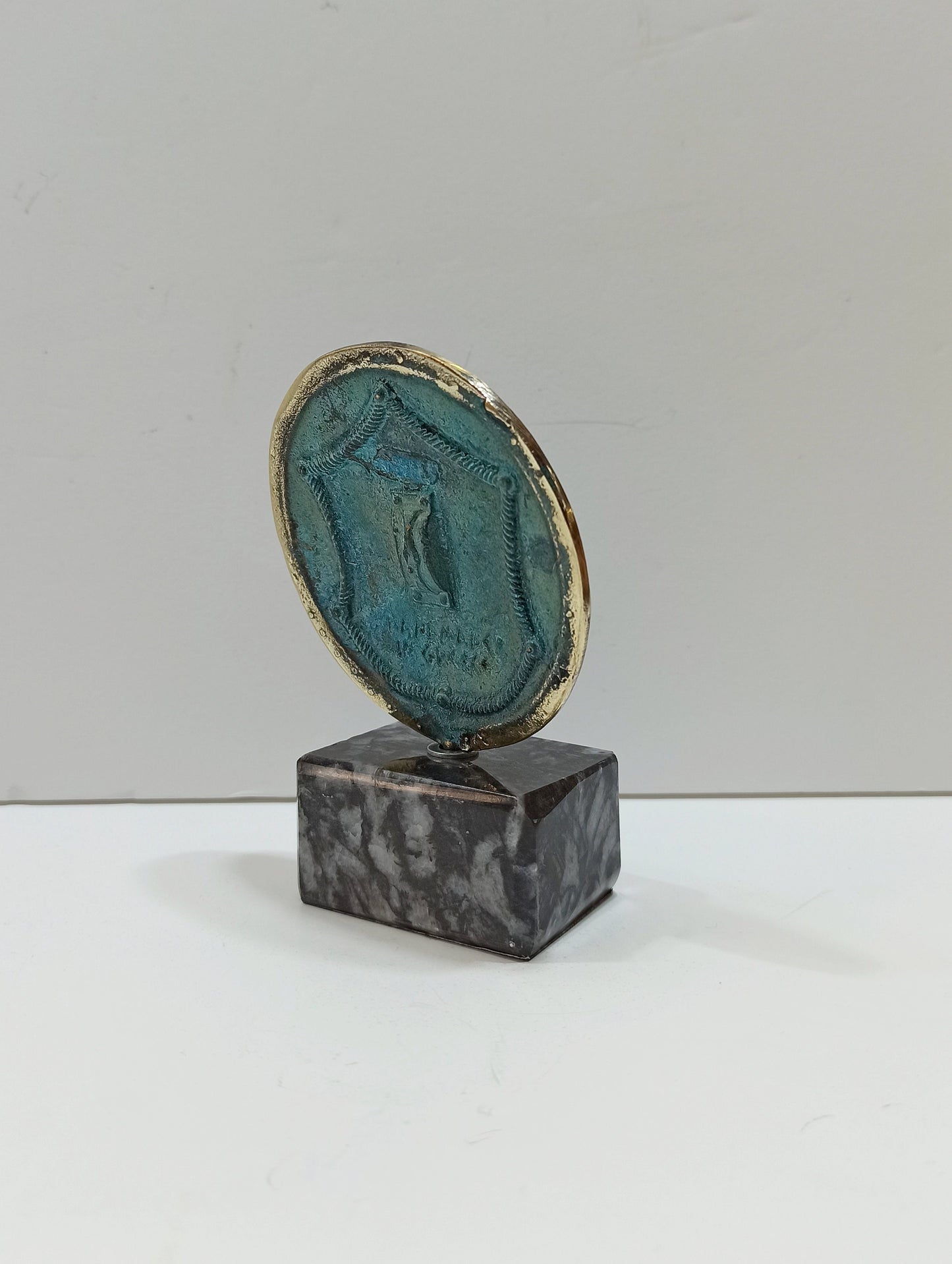 Ancient Greek Spartan Shield - Hoplon - Λ symbol - King Leonidas and 300 - Μarble Βase - Museum Replica - pure Bronze Sculpture
