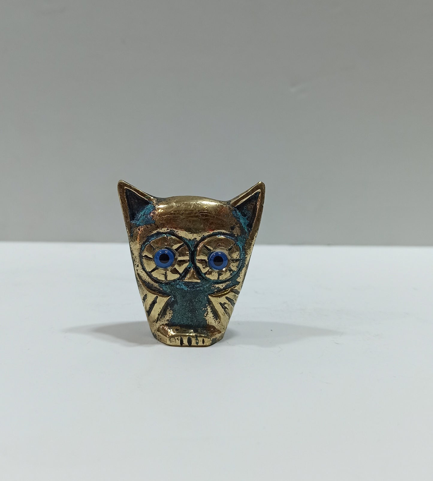 Owl of Wisdom and Intelligence - important religious Symbol of Goddess Athena Minerva - Ancient Greece - pure bronze statue