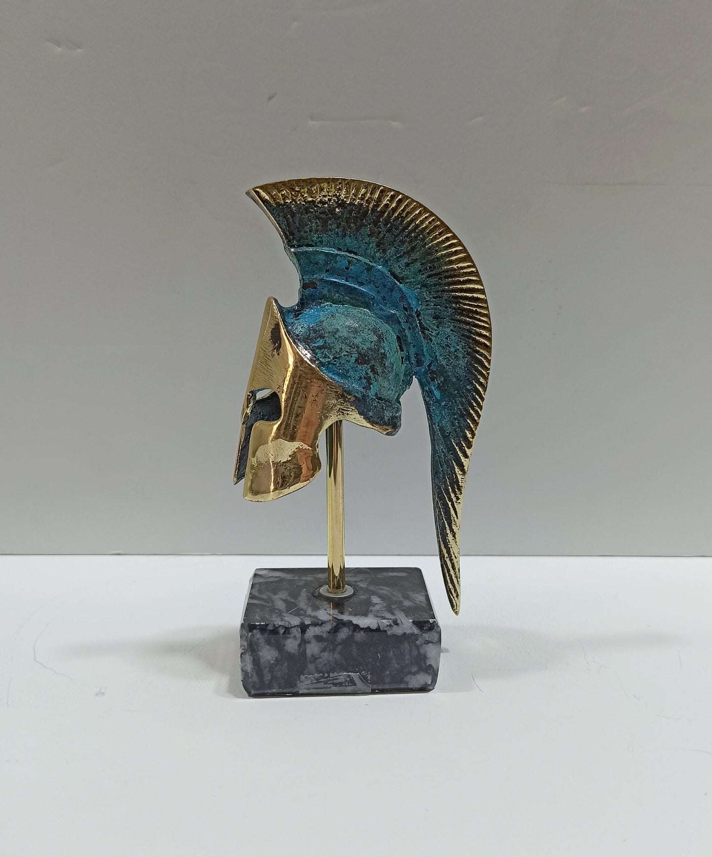 Leonida's Helmet - Spartan king - Battle of Thermopylae - 300 Spartans - Marble Base - Pure Bronze Statue