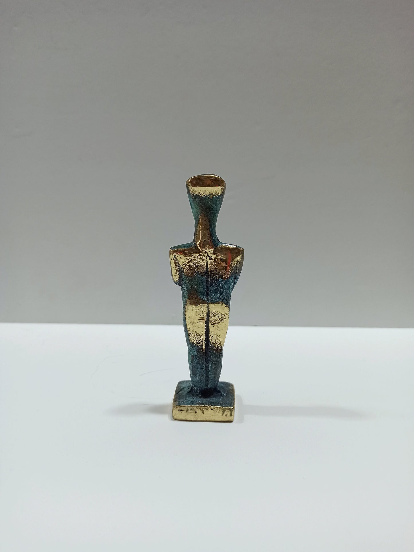 Cycladic Female Figure - Among the most enigmatic and most evocative objects from Greek prehistory - from Keros island - pure bronze statue