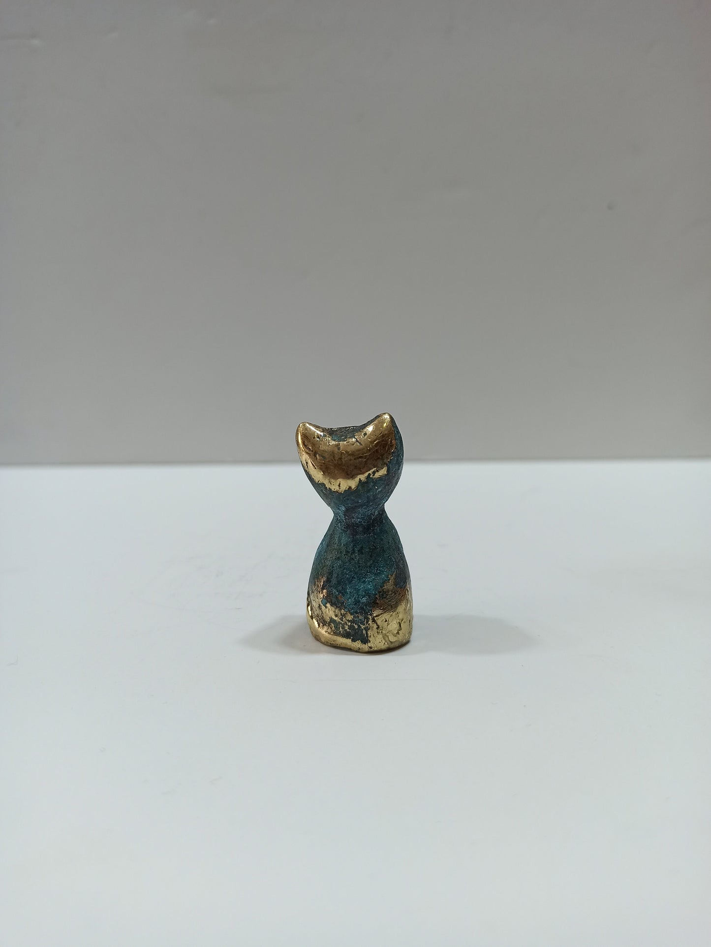 Aegean Cat - Cycladic islands - Naturally Domesticated Breed - Symbol of independence, Liberty, Hope - pure bronze statue