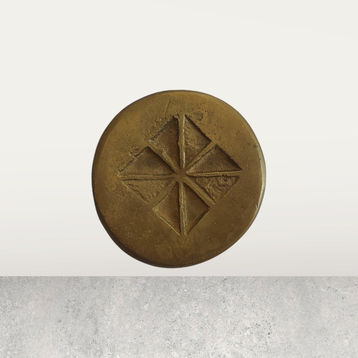 Coinage of Aegina - 600 BC - Paperweight - The front has a sea turtle design, while the back has a punch mark - pure bronze statue