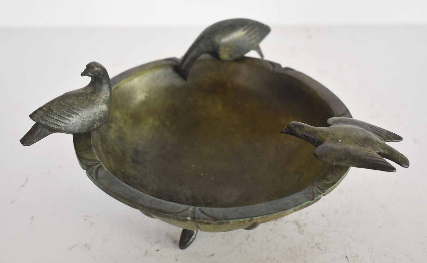 Decorated bowl with turtle-doves, Ancient Greek Vessel - Museum Replica - pure Bronze Sculpture