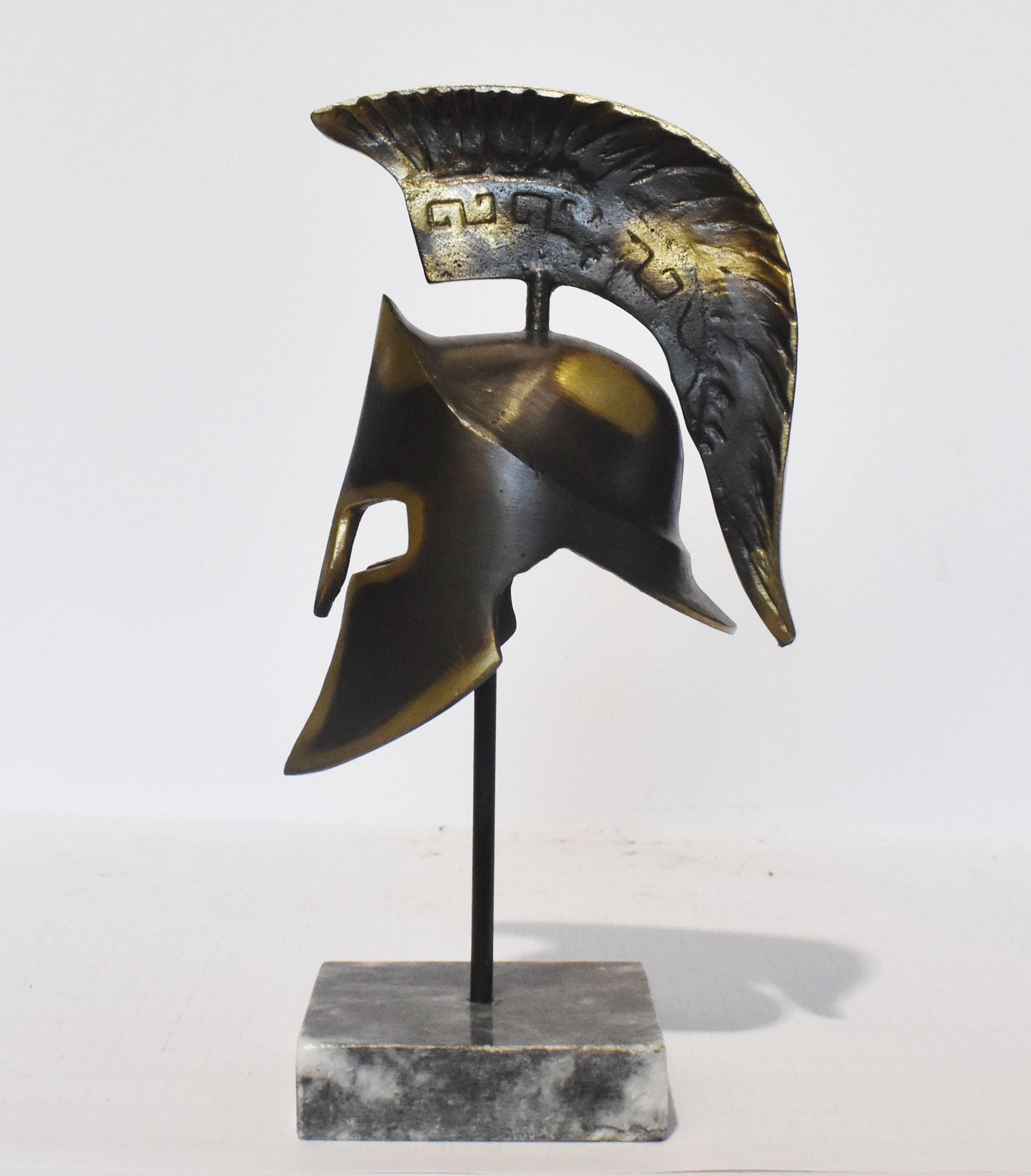 Leonida's Helmet - Spartan king - Battle of Thermopylae - one of the enduring tales of Greek heroism - marble base - pure bronze  statue