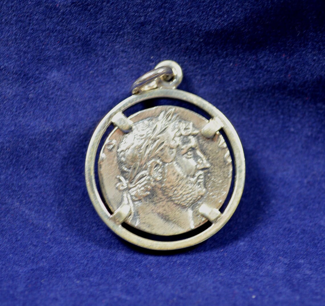 Antinous and Hadrian - An Ancient Love Story over the Centuries - Twosided wreathed Medallion - Pendant - 925 Sterling Silver