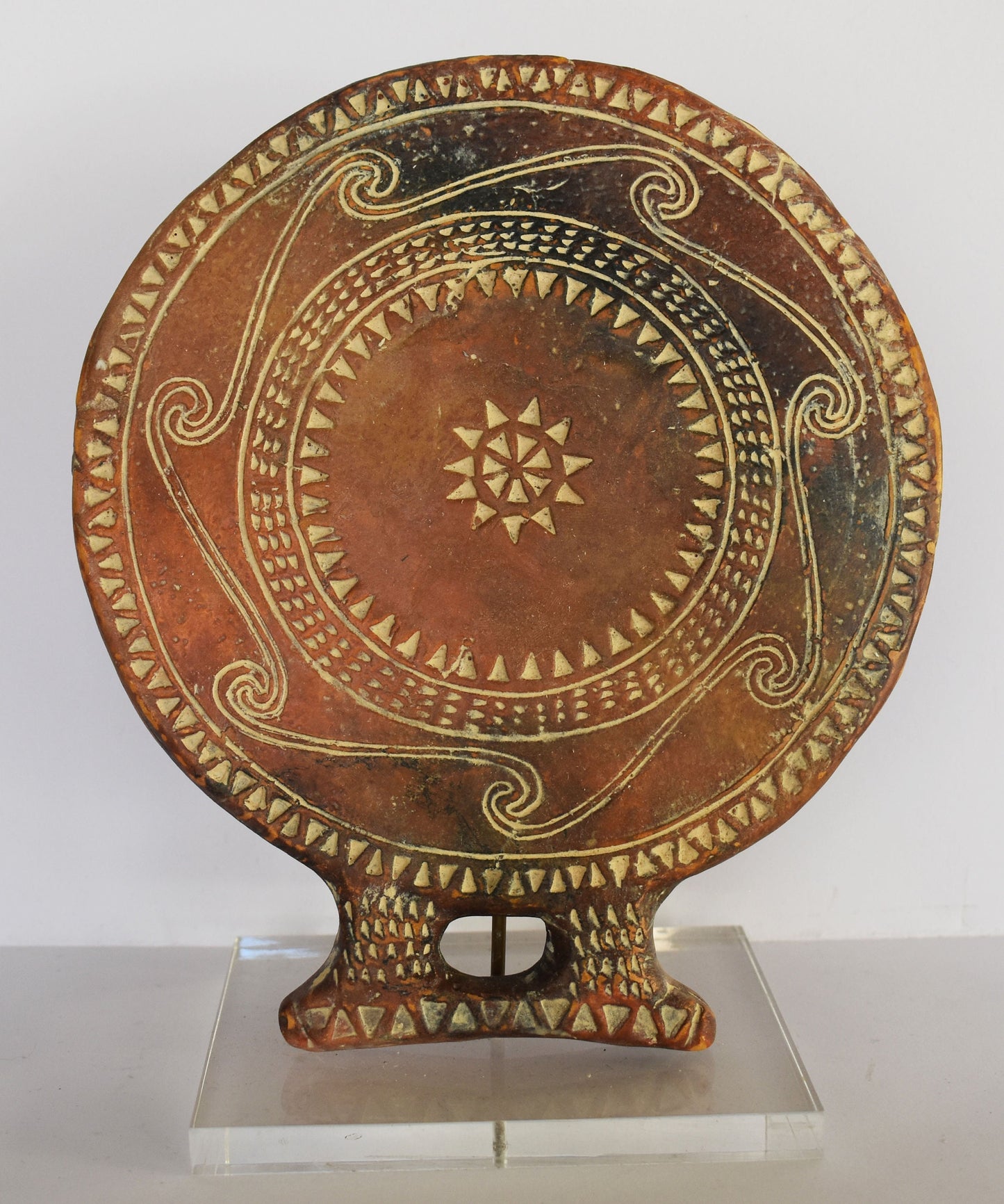 Frying Pan Object -  Running Spiral Decoration - Early Cycladic I–II - 2700 BC, Syros - Louvre  Museum - Plexiglass Base - Ceramic Artifact