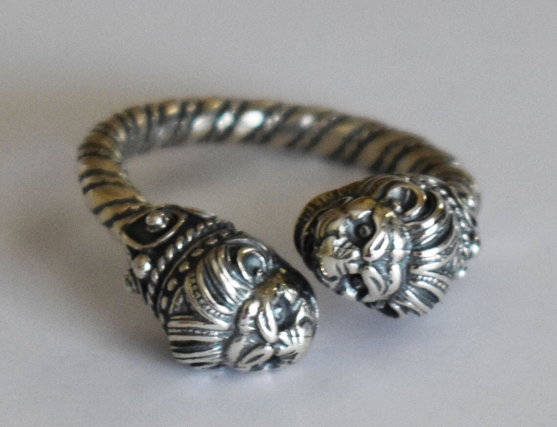 Lion's Head - Hercules Motif - Symbol of Royalty, Dignity Courage and, Strength - Ring - Size Between Us 6 to 9 - 925 Sterling Silver