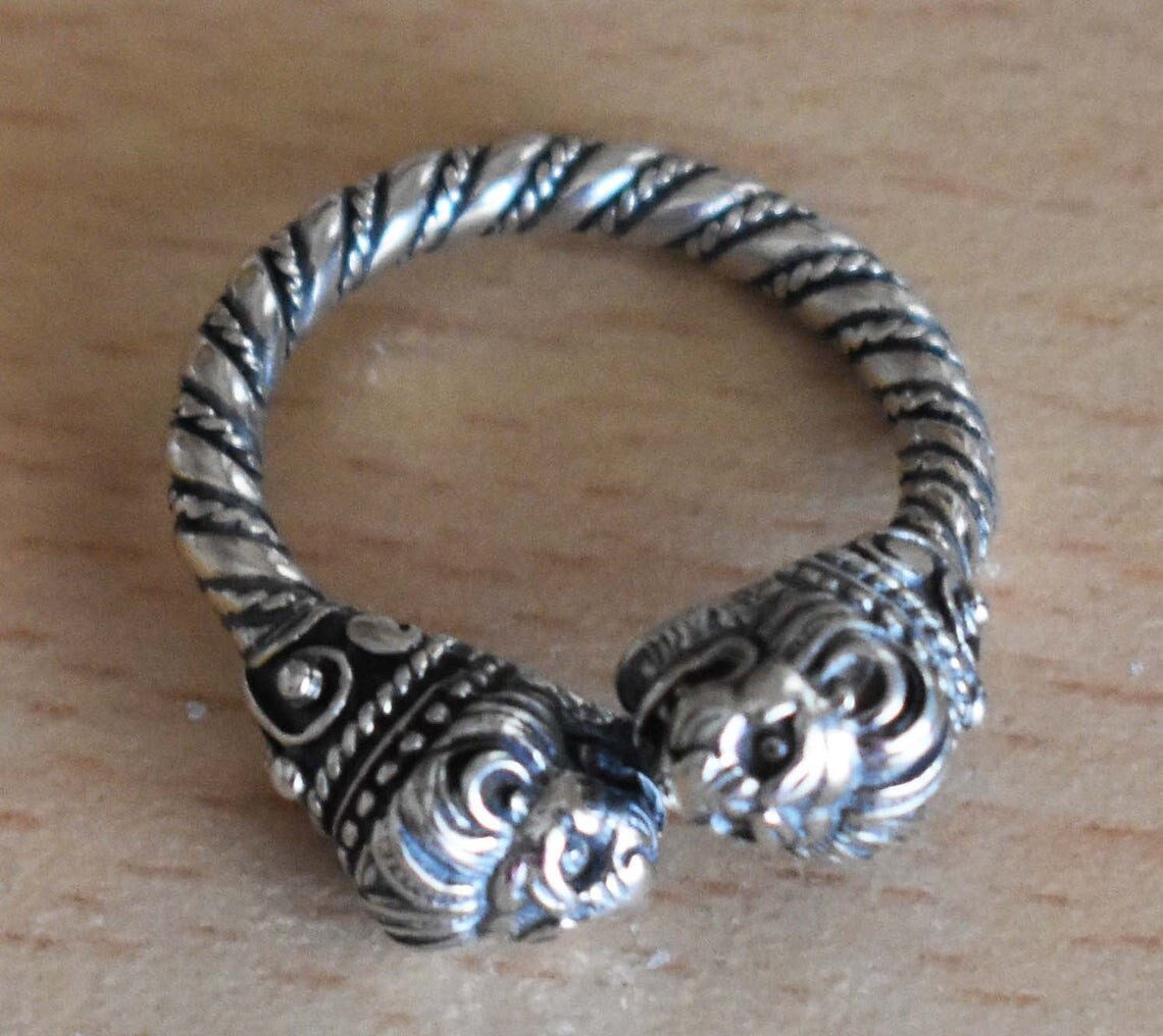 Lion's Head - Hercules Motif - Symbol of Royalty, Dignity Courage and, Strength - Ring - Size Between Us 6 to 9 - 925 Sterling Silver