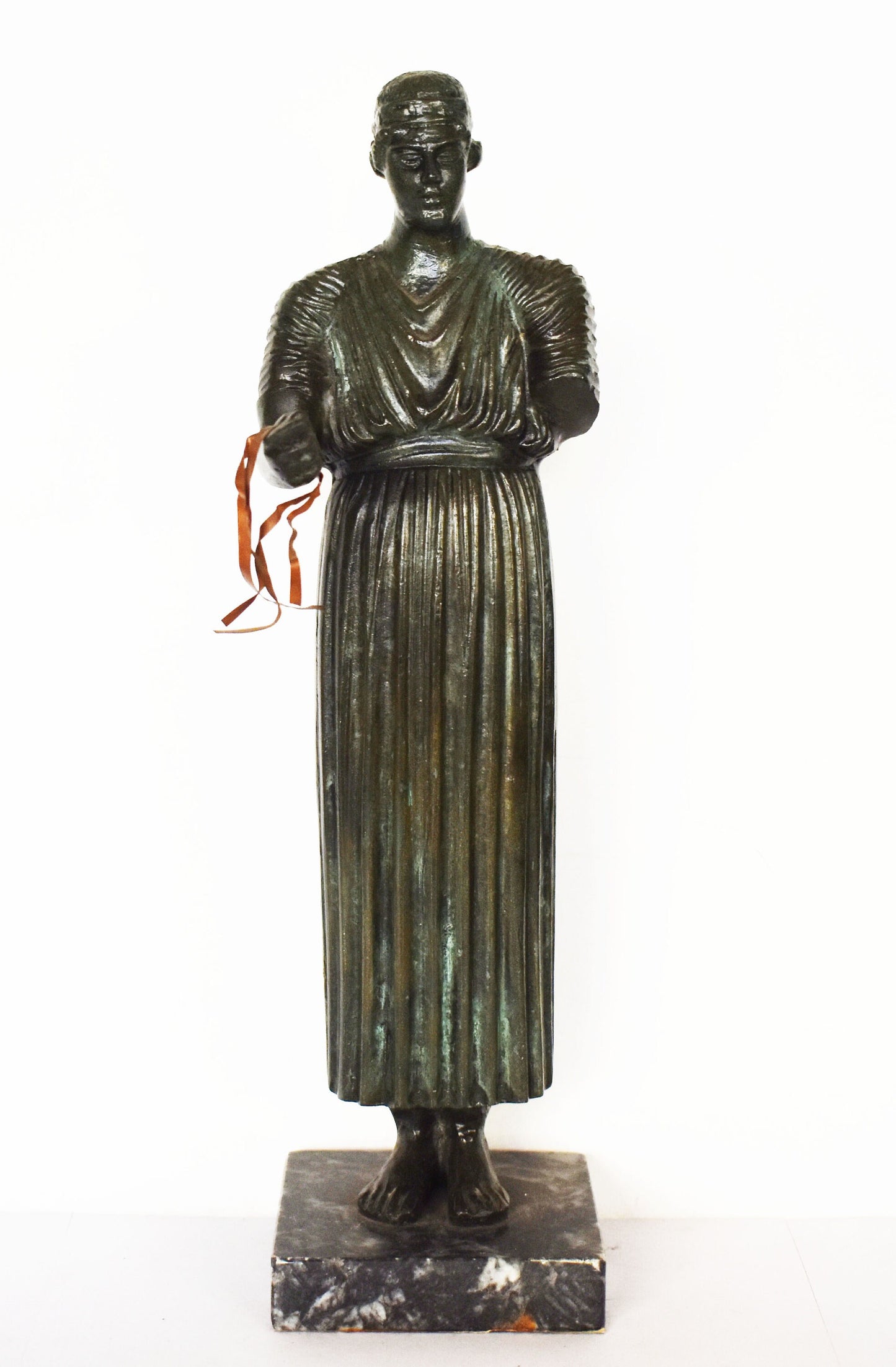 Charioteer of Delphi - Heniokhos - Pythian Games of 470 BC - Delphi Archaeological Museum - Reproduction - pure Bronze Sculpture