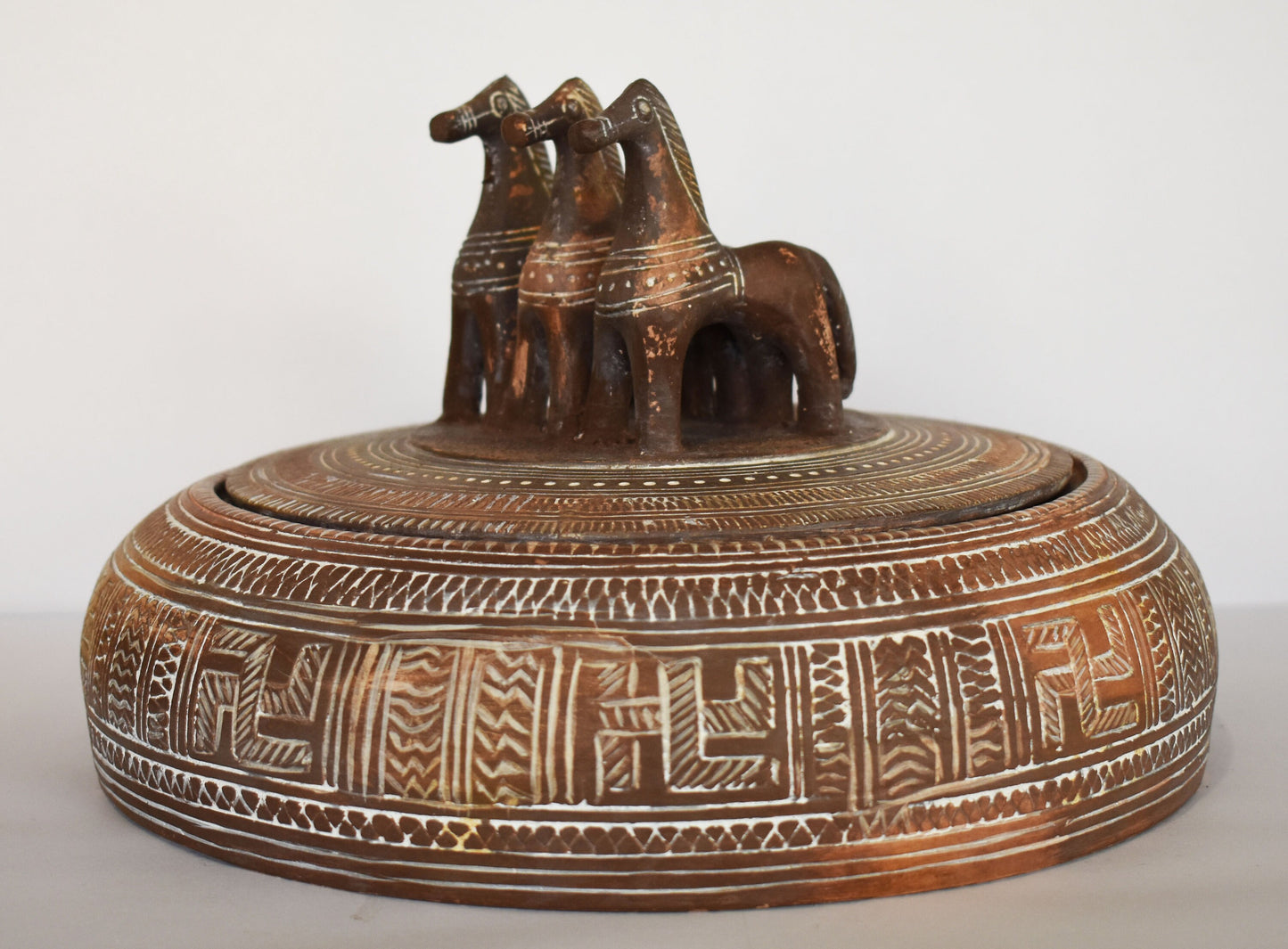 Pyxis Geometric Vase -  Cylindrical Box - Three Horses - Athens, Attica - Geometric, 800 BC -  Museum Reproduction - Ceramic Artifact
