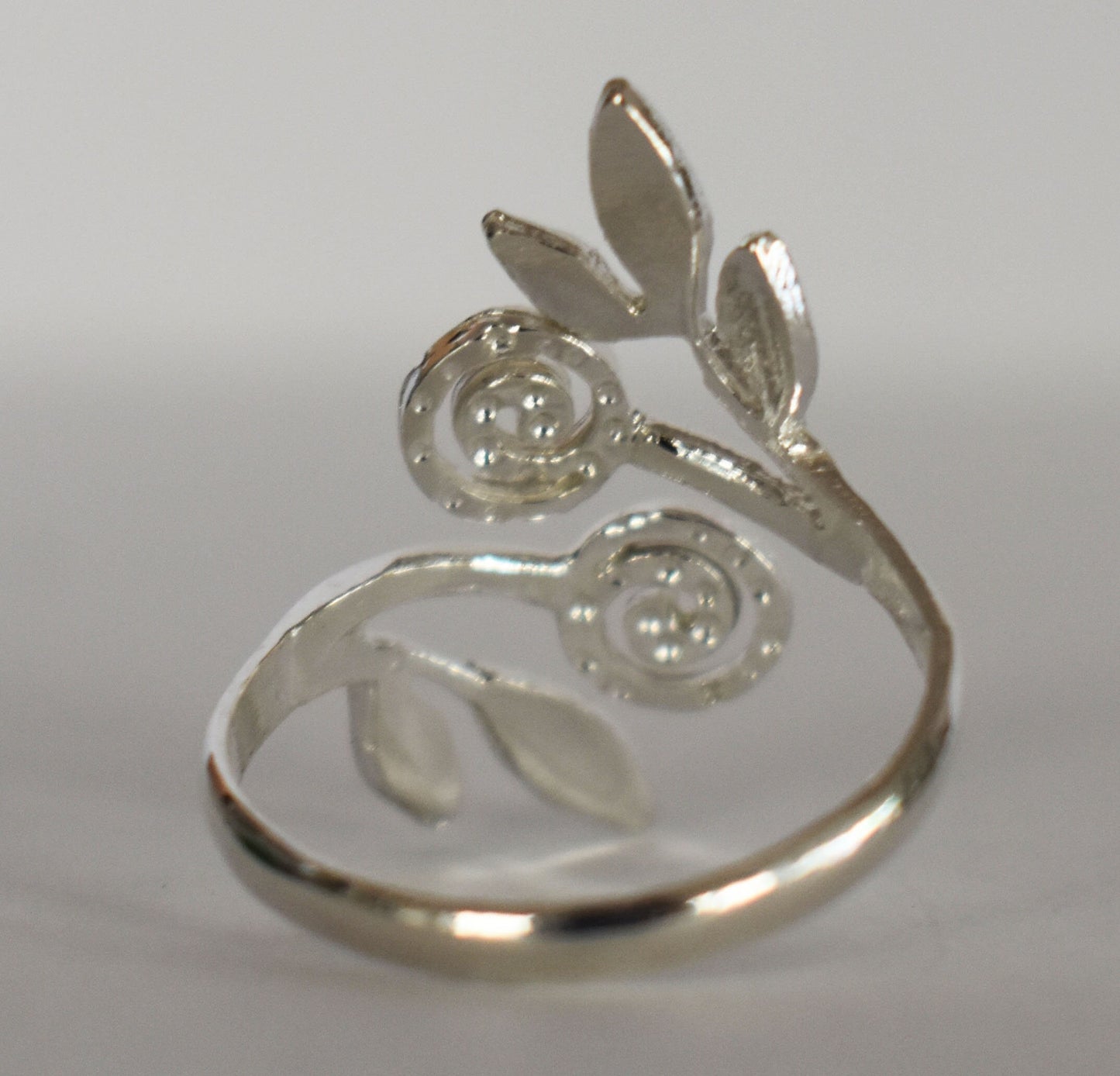 Olive Branch - Ancient Greek Symbol of Peace and Victory - Olympic Games Prize - Ring - One Size - 925 Sterling Silver