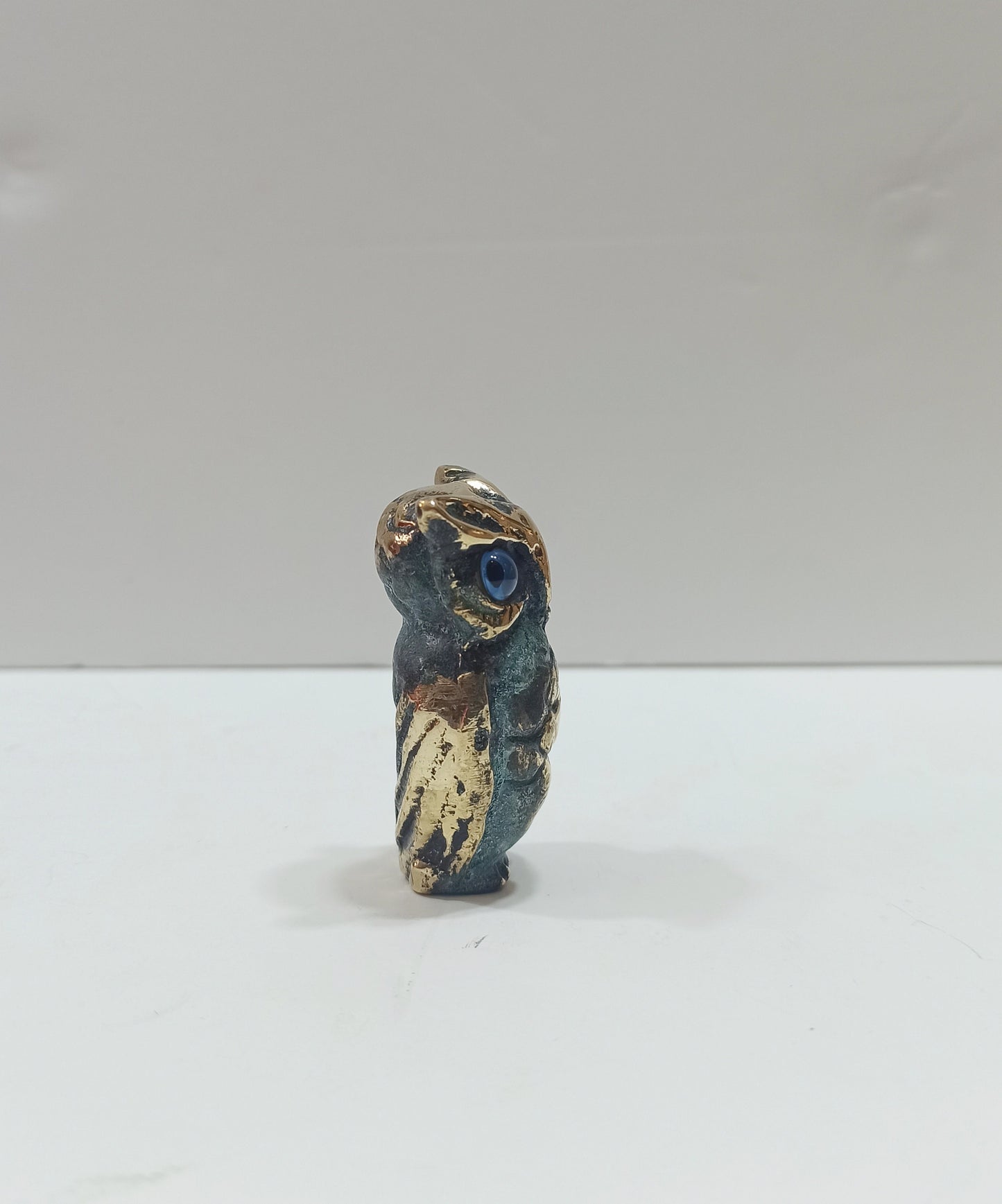 Owl of Wisdom and Intelligence - Symbol of Goddess Athena Minerva - emblem of the city of Athens - Ancient Greece - pure bronze  statue