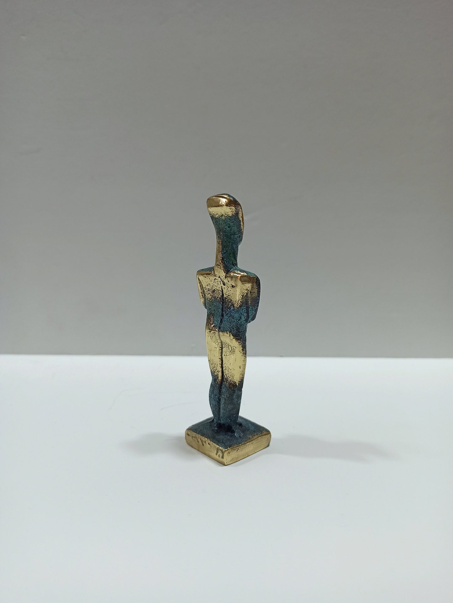 Cycladic Female Figure - Among the most enigmatic and most evocative objects from Greek prehistory - from Keros island - pure bronze  statue