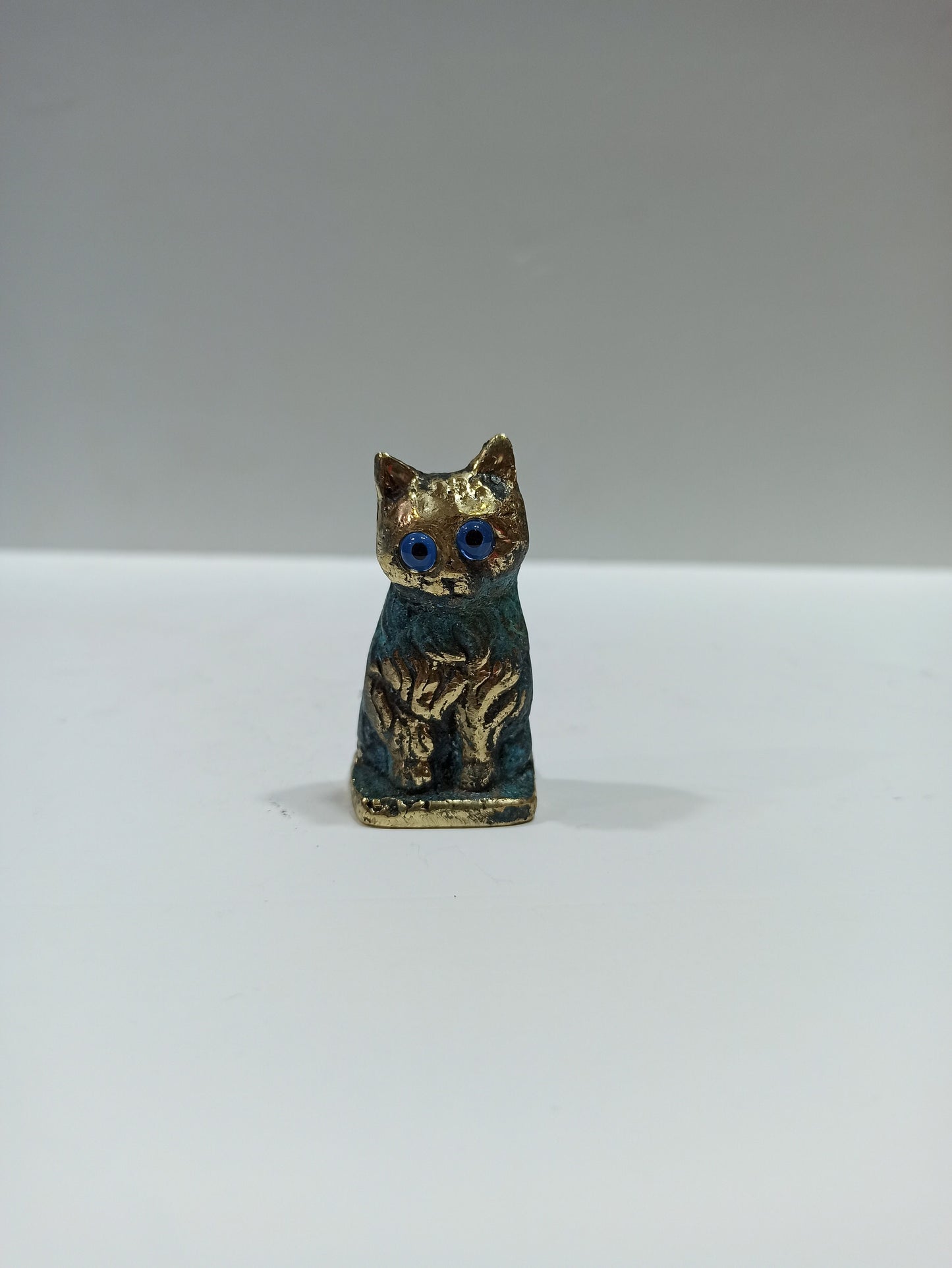 Aegean Cat - Cycladic islands - Naturally Domesticated Breed - Greek Symbol of independence, Liberty, Hope - pure bronze  statue